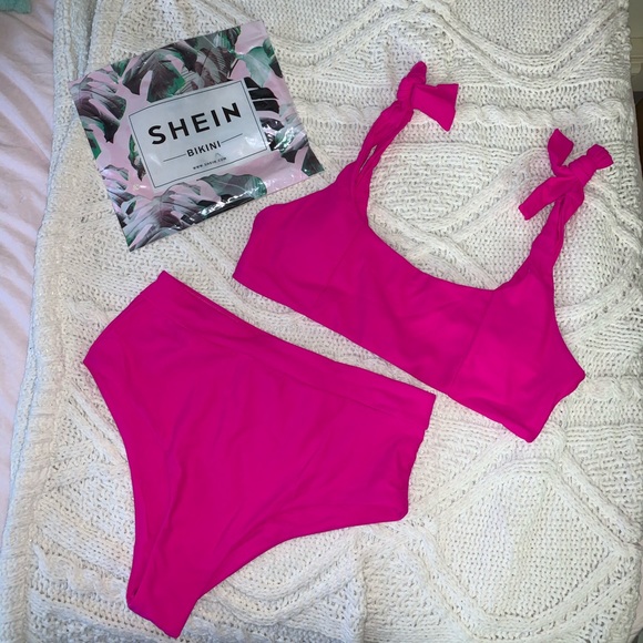 Pink bikini - Picture 2 of 4